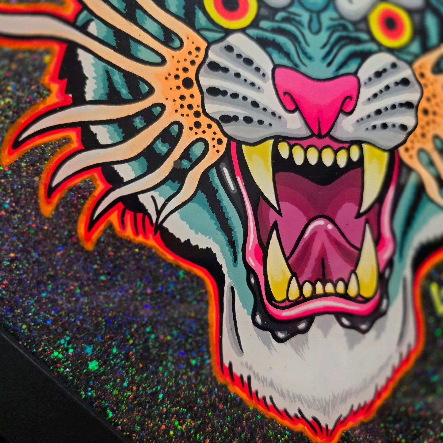 Lazer Tiger UV Reactive Teal & Halo Black Glitter *FLAWED